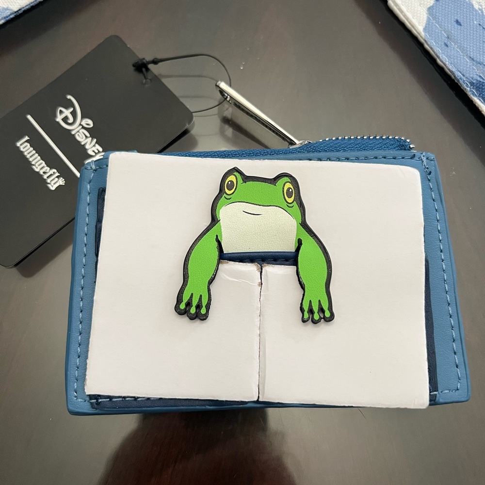 Loungefly Lilo & Stitch Frog Cardholder - Picture 5 of 5